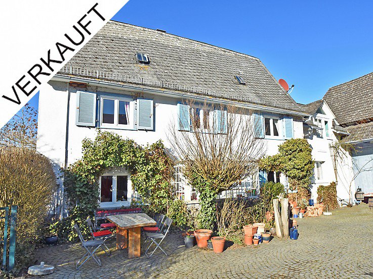 Foto Idyllische Hofreite mit großem Grundstück in Neu-Anspach