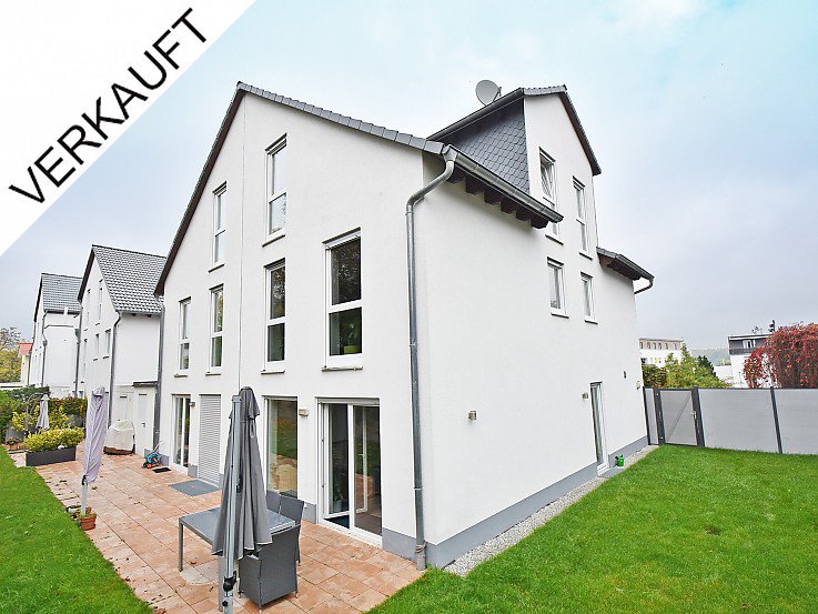 Foto Zentral, ruhig & modern: Energieeffizientes Doppelhaus in Friedrichsdorf