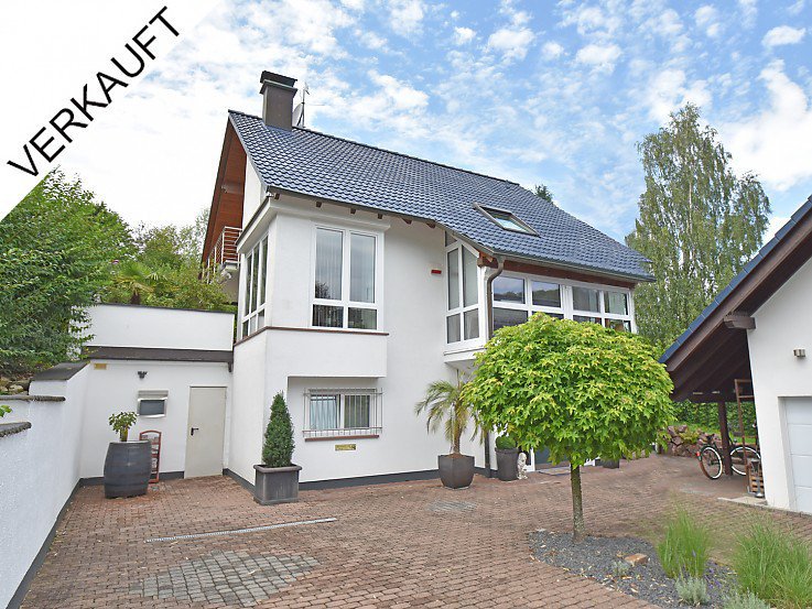 Foto Freistehendes Haus in besonderer Lage