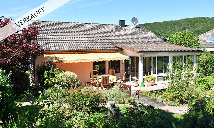 Foto Modernisiertes Einfamilienhaus mit Wintergarten und Gartenparadies in idyllischer Feldrandlage