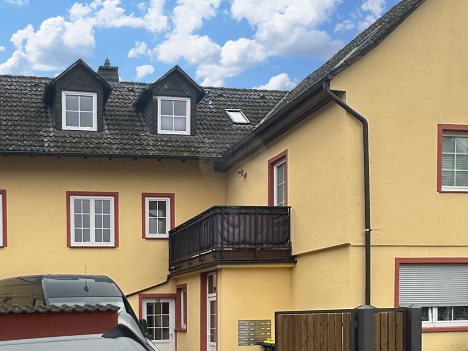 Hausansicht Mehrfamilienhaus Friedrichsdorf / Burgholzhausen vor der H�he