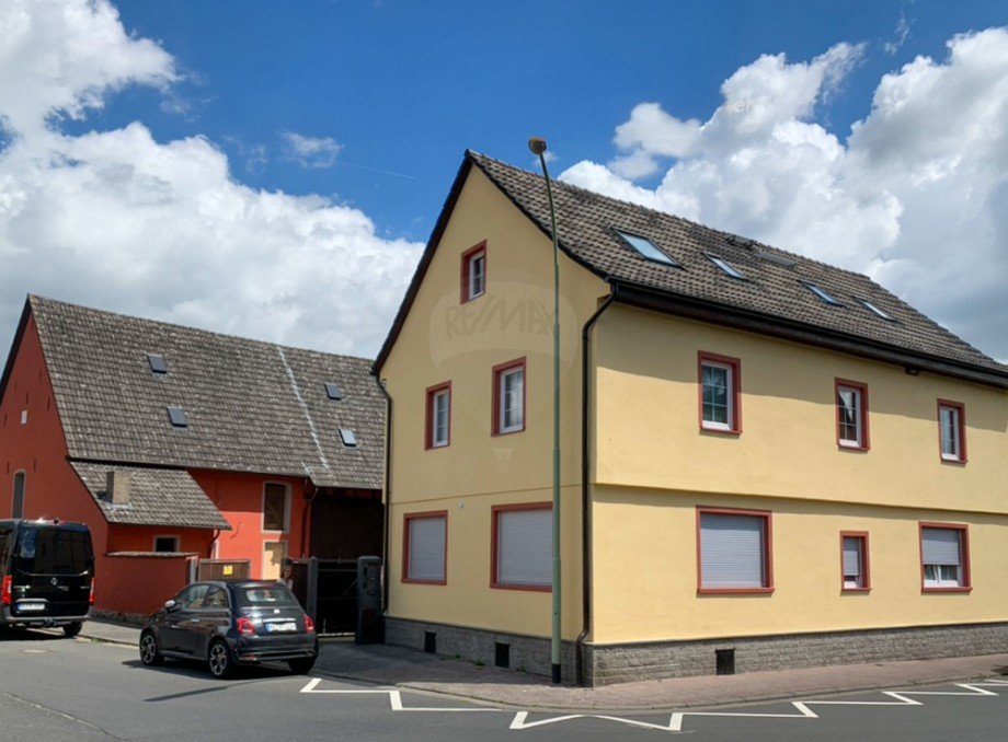Hausansicht Mehrfamilienhaus Friedrichsdorf / Burgholzhausen vor der H�he