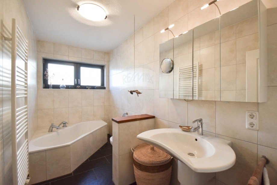 Bad Einfamilienhaus Friedrichsdorf / K�ppern