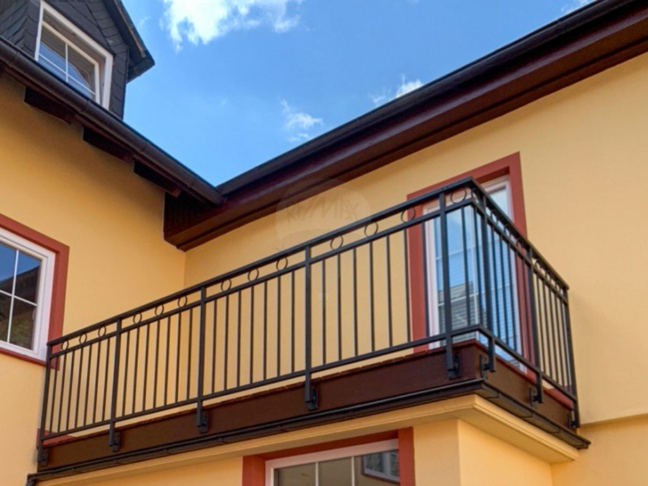 Hausansicht Mehrfamilienhaus Friedrichsdorf / Burgholzhausen vor der H�he