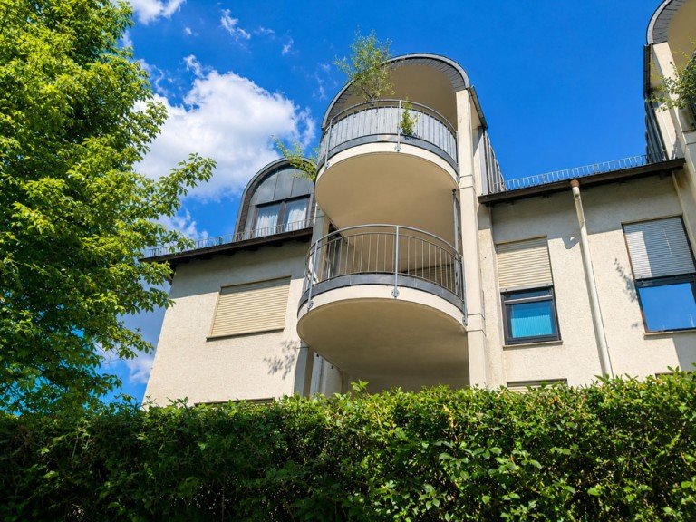 Hausansicht Bad Homburg vor der H�he / Kirdorf Etagenwohnung Seltene Gelegenheit: 3-Zimmer-Wohnung mit zwei Balkonen im 2. Obergeschoss nahe Kirdorfer Feld