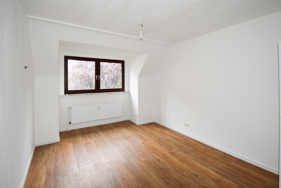 Zimmer Dachgeschosswohnung Bad Homburg vor der H�he